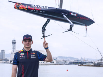 Il campione di F1 Max Verstappen alla base di Alinghi Red Bull Racing